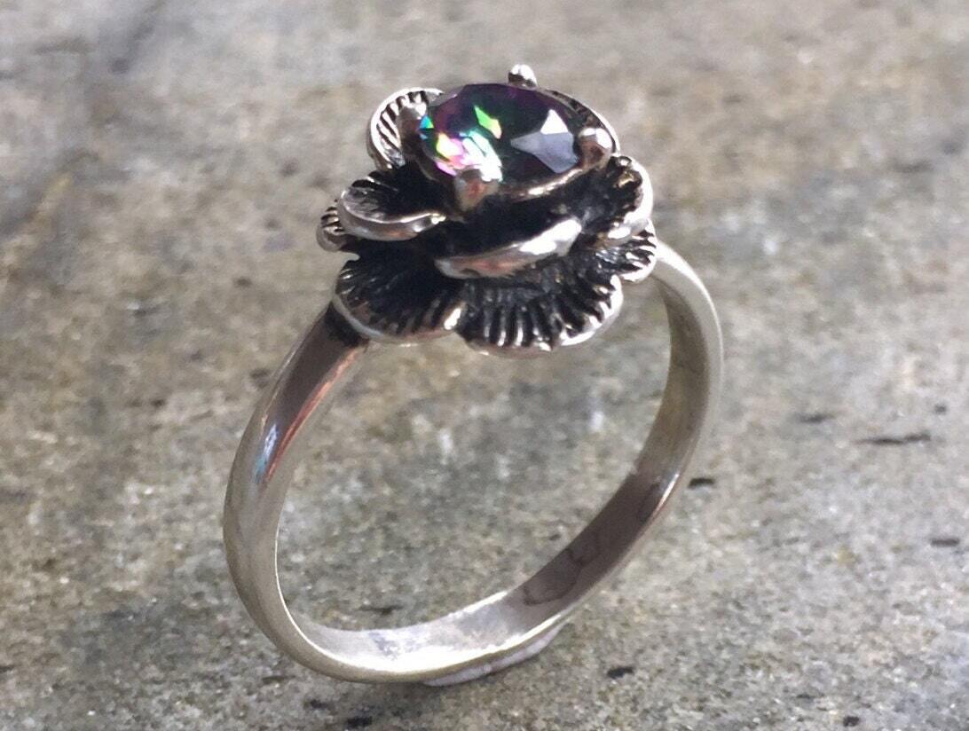 Antique Enamel Flower Ring with Diamond | Sugar et Cie | Flower Ring